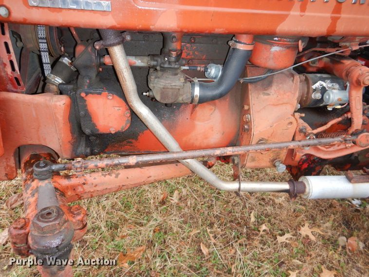 image for item DH4252 1955 International Utility 300 tractor