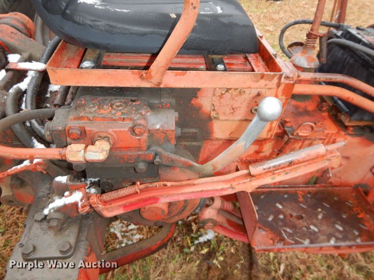 image for item DH4252 1955 International Utility 300 tractor
