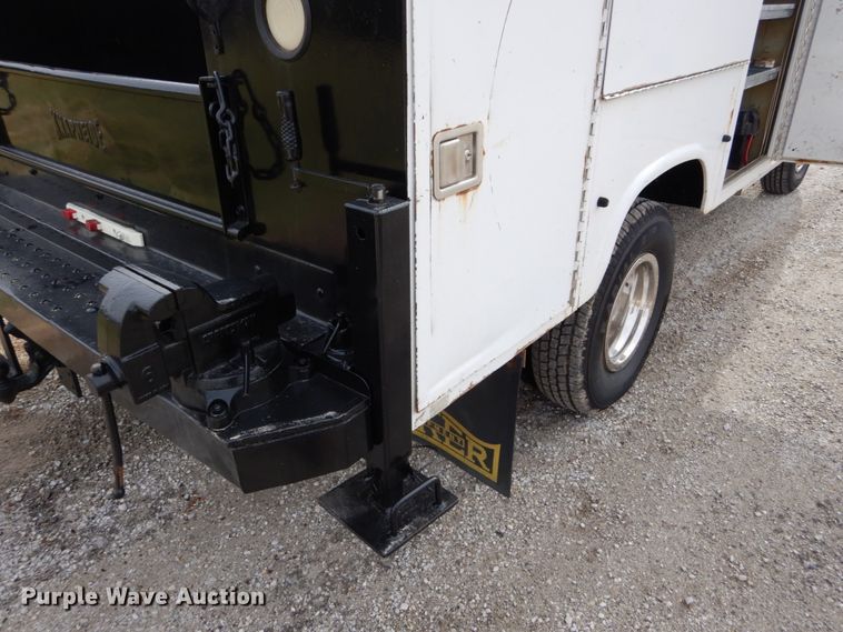 image for item DH5025 1997 Ford F350 XL utility bed pickup truck