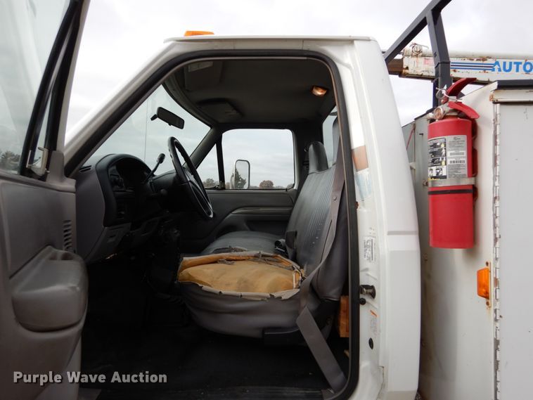 image for item DH5025 1997 Ford F350 XL utility bed pickup truck