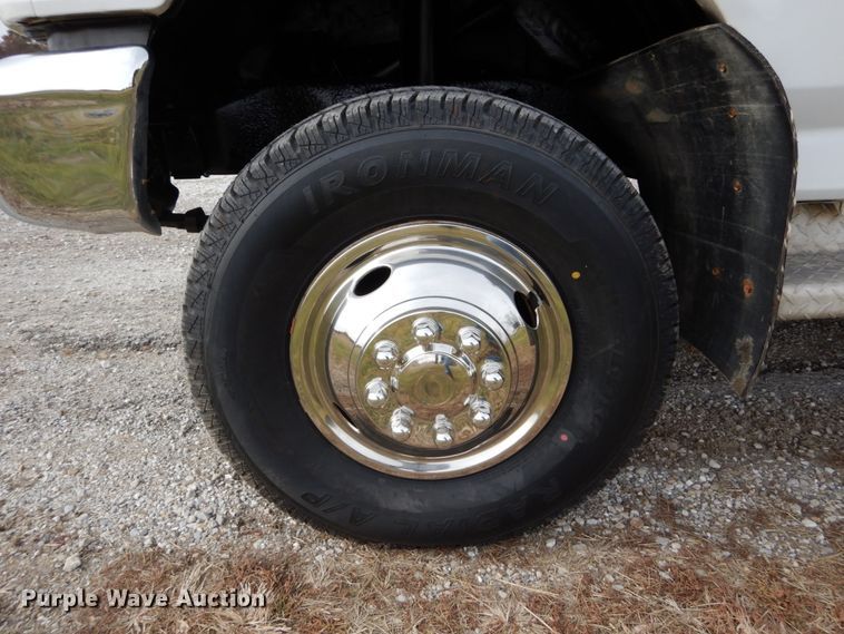 image for item DH5025 1997 Ford F350 XL utility bed pickup truck