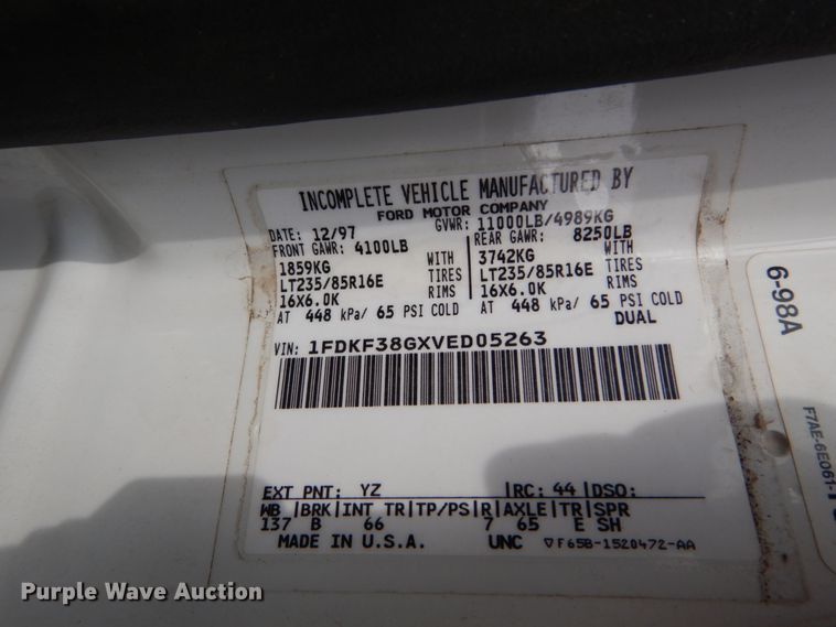 image for item DH5025 1997 Ford F350 XL utility bed pickup truck