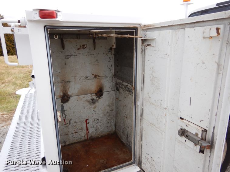 image for item DH5026 2007 Ford F550 Super Duty XL Crew Cab utility truck