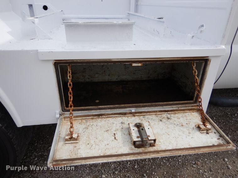 image for item DH5026 2007 Ford F550 Super Duty XL Crew Cab utility truck