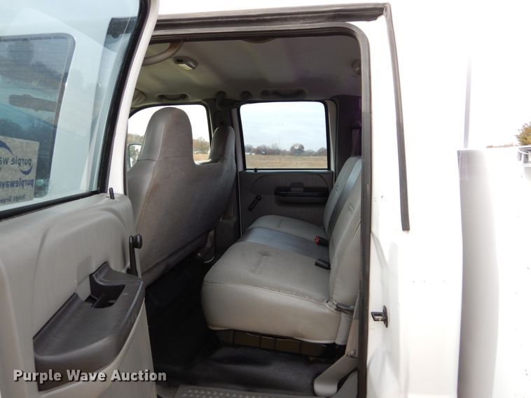 image for item DH5026 2007 Ford F550 Super Duty XL Crew Cab utility truck