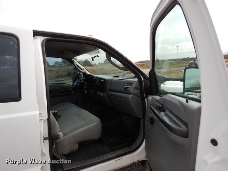 image for item DH5026 2007 Ford F550 Super Duty XL Crew Cab utility truck