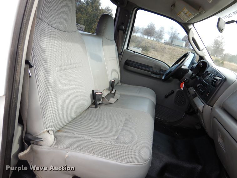 image for item DH5026 2007 Ford F550 Super Duty XL Crew Cab utility truck