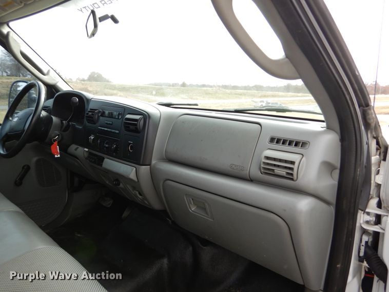 image for item DH5026 2007 Ford F550 Super Duty XL Crew Cab utility truck