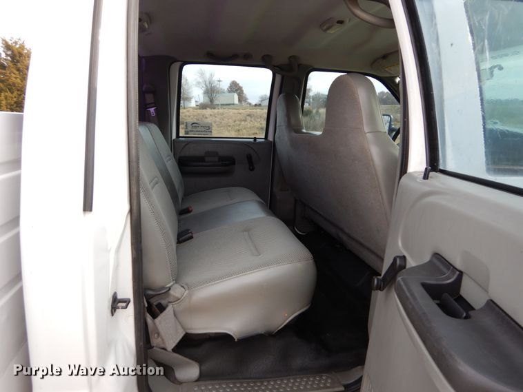 image for item DH5026 2007 Ford F550 Super Duty XL Crew Cab utility truck