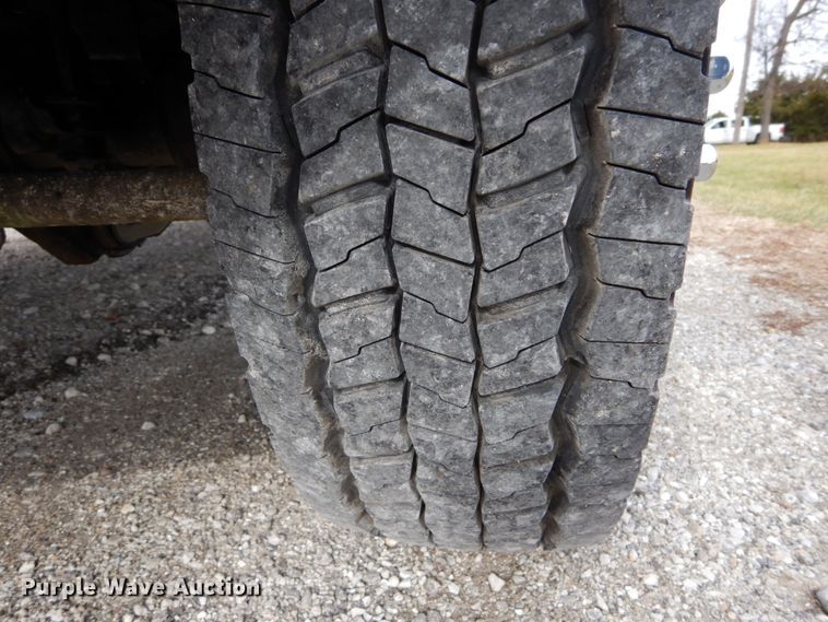 image for item DH5026 2007 Ford F550 Super Duty XL Crew Cab utility truck