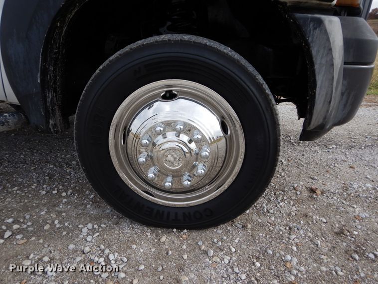 image for item DH5026 2007 Ford F550 Super Duty XL Crew Cab utility truck