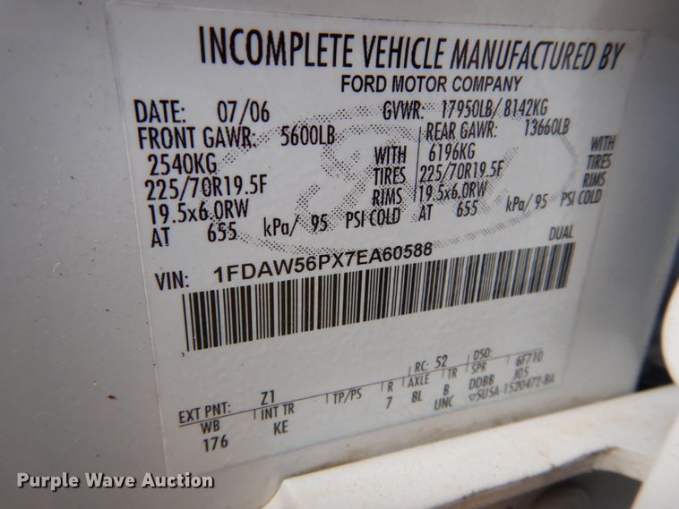 image for item DH5026 2007 Ford F550 Super Duty XL Crew Cab utility truck