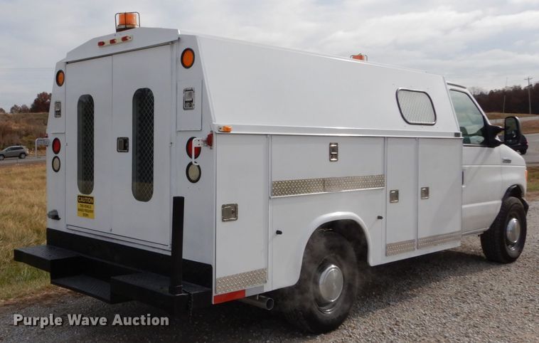 image for item DH5028 2006 Ford E350 Super Duty utility van
