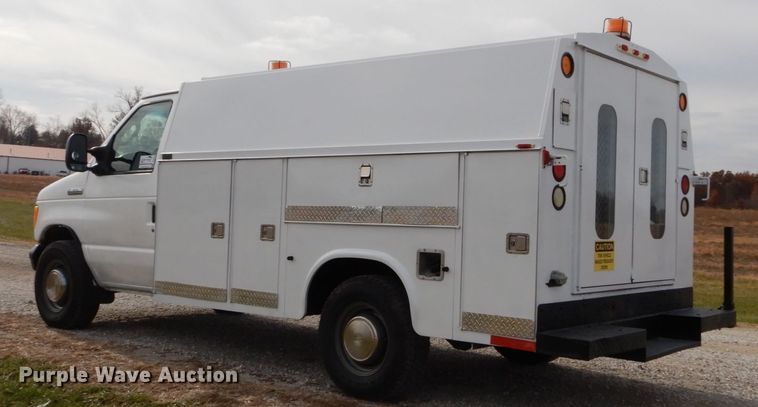 image for item DH5028 2006 Ford E350 Super Duty utility van