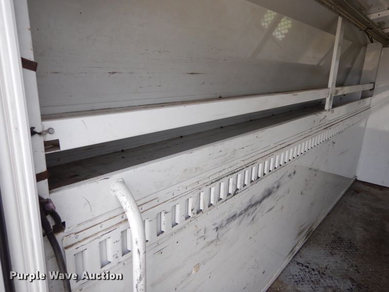 image for item DH5028 2006 Ford E350 Super Duty utility van