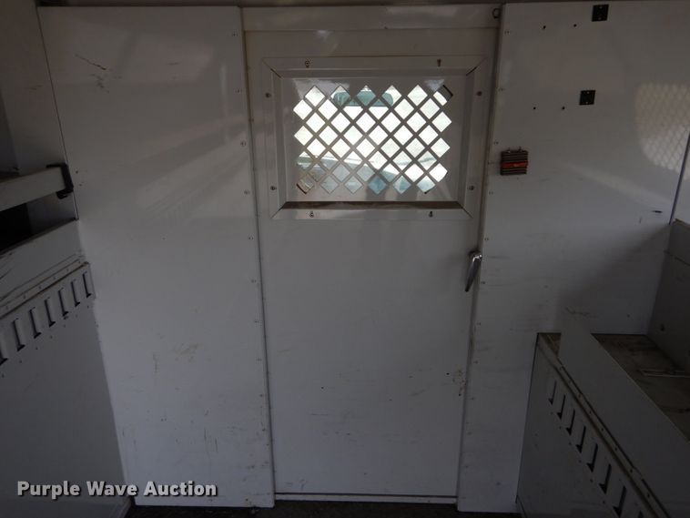 image for item DH5028 2006 Ford E350 Super Duty utility van