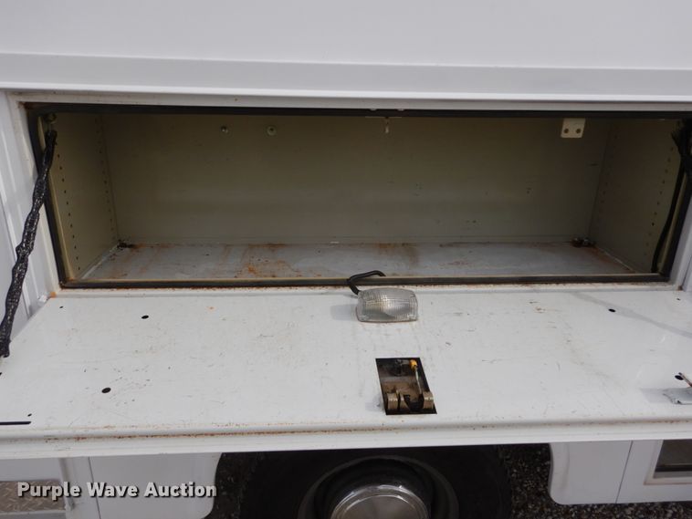 image for item DH5028 2006 Ford E350 Super Duty utility van