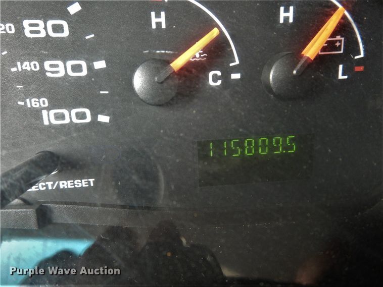 image for item DH5028 2006 Ford E350 Super Duty utility van