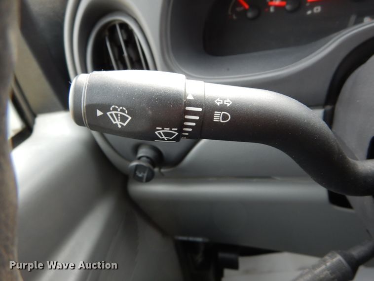 image for item DH5028 2006 Ford E350 Super Duty utility van