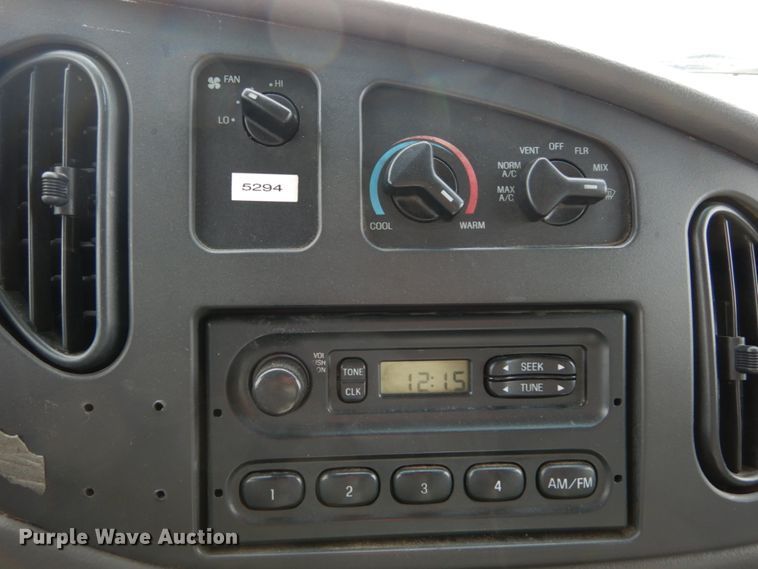 image for item DH5028 2006 Ford E350 Super Duty utility van