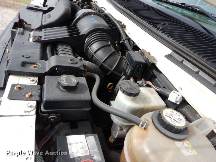 image for item DH5028 2006 Ford E350 Super Duty utility van