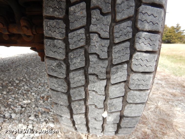 image for item DH5028 2006 Ford E350 Super Duty utility van