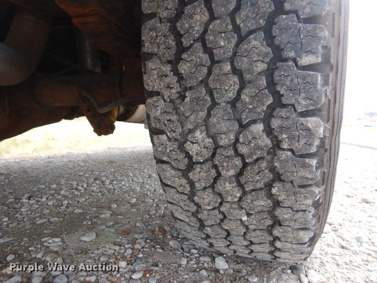 image for item DH5028 2006 Ford E350 Super Duty utility van