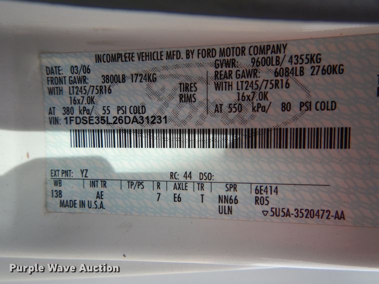 image for item DH5028 2006 Ford E350 Super Duty utility van