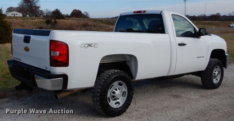 image for item DH5034 2013 Chevrolet Silverado 2500HD pickup truck