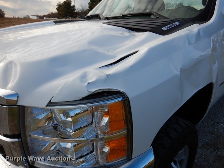 image for item DH5034 2013 Chevrolet Silverado 2500HD pickup truck
