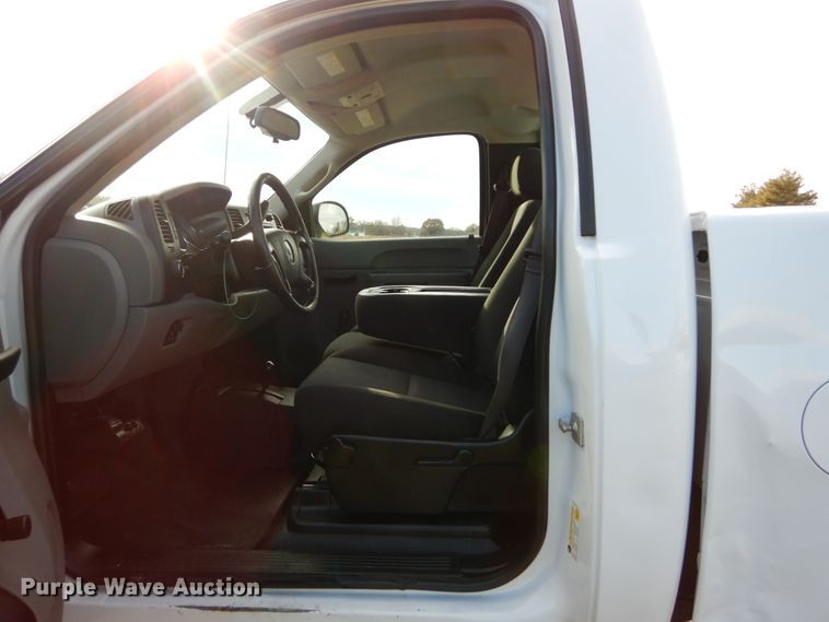 image for item DH5034 2013 Chevrolet Silverado 2500HD pickup truck