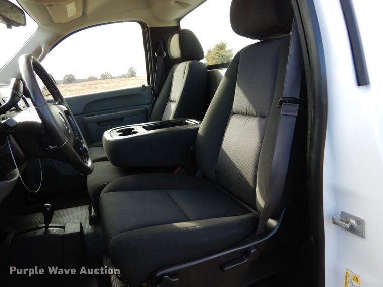 image for item DH5034 2013 Chevrolet Silverado 2500HD pickup truck