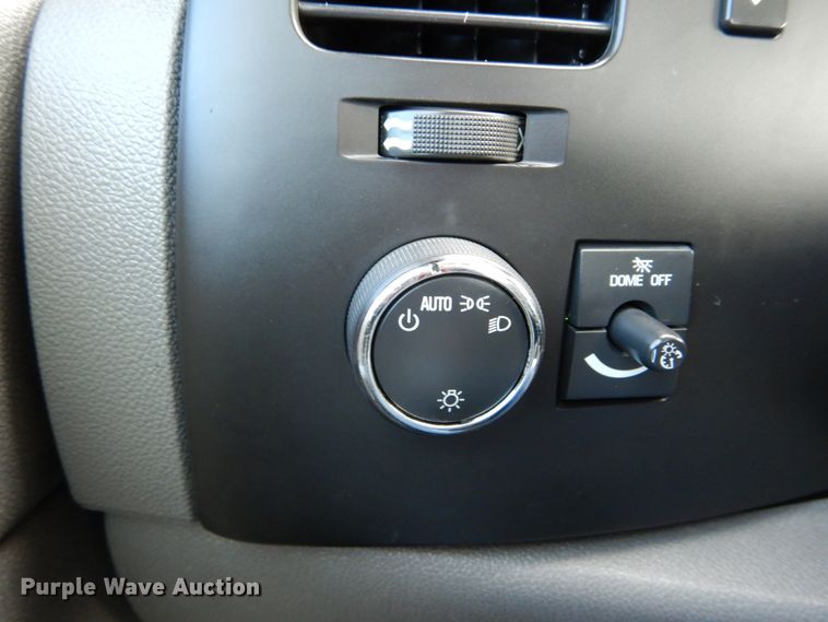 image for item DH5034 2013 Chevrolet Silverado 2500HD pickup truck