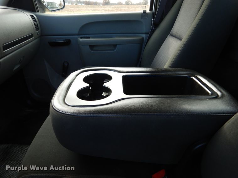 image for item DH5034 2013 Chevrolet Silverado 2500HD pickup truck