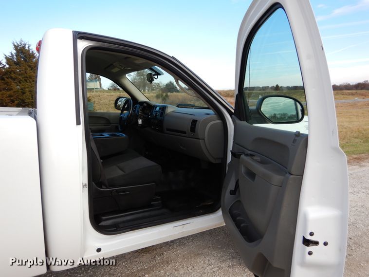 image for item DH5034 2013 Chevrolet Silverado 2500HD pickup truck