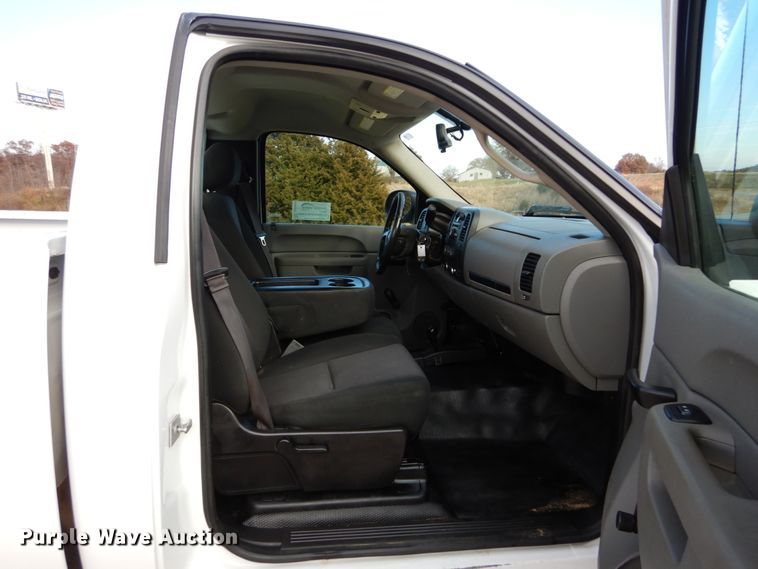 image for item DH5034 2013 Chevrolet Silverado 2500HD pickup truck