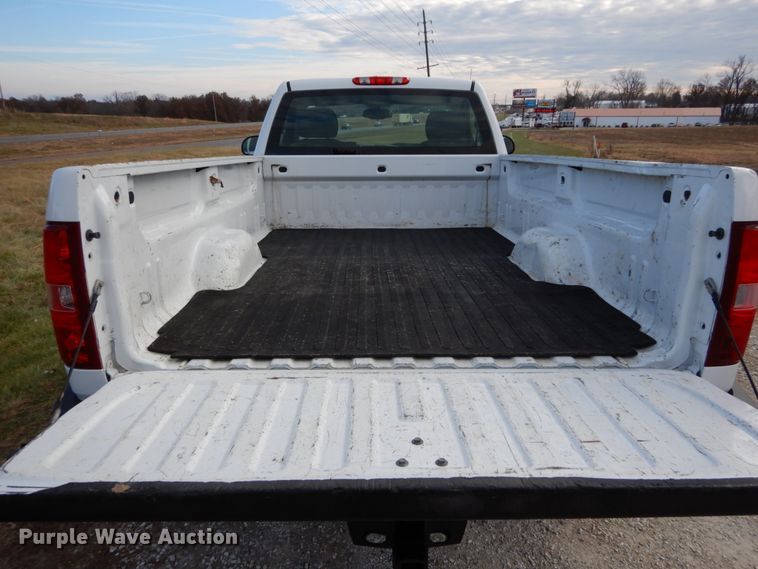 image for item DH5034 2013 Chevrolet Silverado 2500HD pickup truck