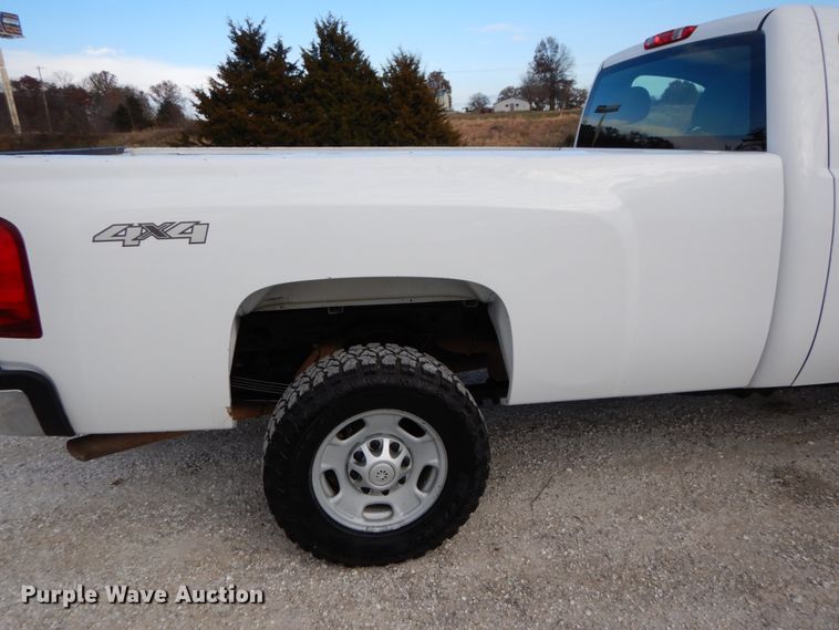 image for item DH5034 2013 Chevrolet Silverado 2500HD pickup truck
