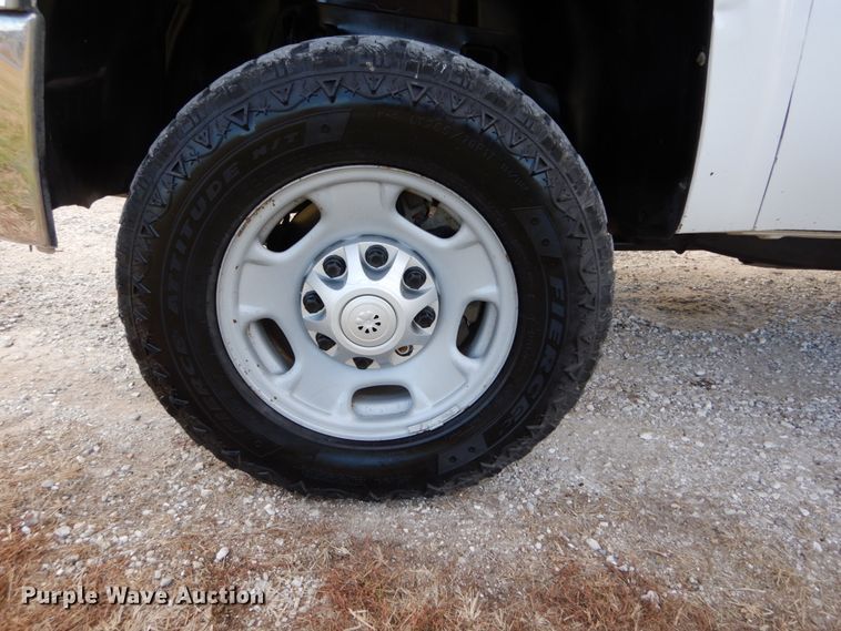 image for item DH5034 2013 Chevrolet Silverado 2500HD pickup truck