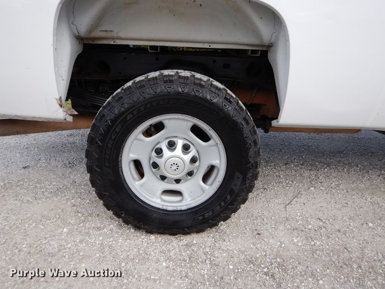 image for item DH5034 2013 Chevrolet Silverado 2500HD pickup truck