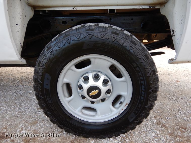 image for item DH5034 2013 Chevrolet Silverado 2500HD pickup truck