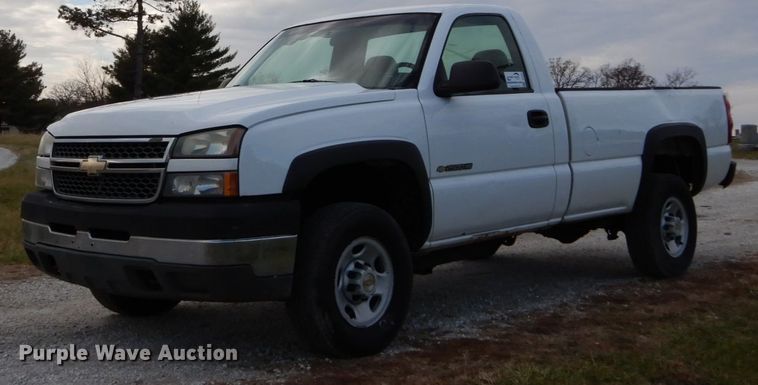 image for item DH5035 2005 Chevrolet Silverado 2500HD pickup truck