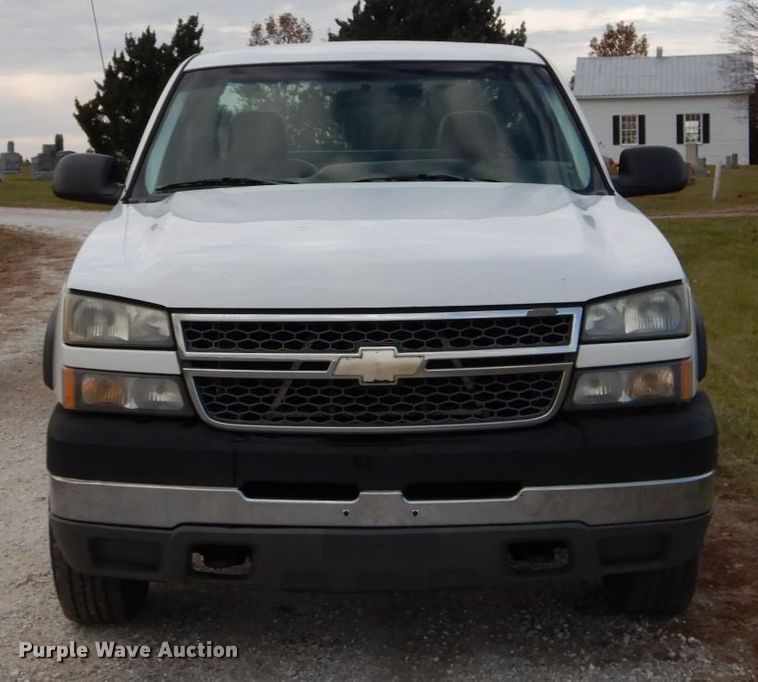 image for item DH5035 2005 Chevrolet Silverado 2500HD pickup truck