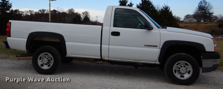 image for item DH5035 2005 Chevrolet Silverado 2500HD pickup truck