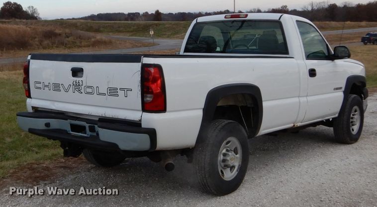 image for item DH5035 2005 Chevrolet Silverado 2500HD pickup truck