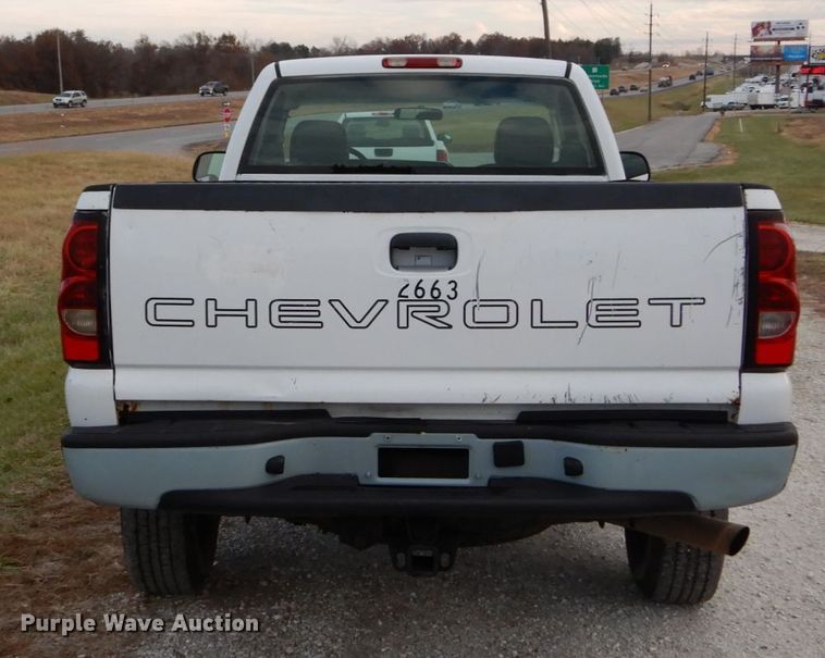image for item DH5035 2005 Chevrolet Silverado 2500HD pickup truck
