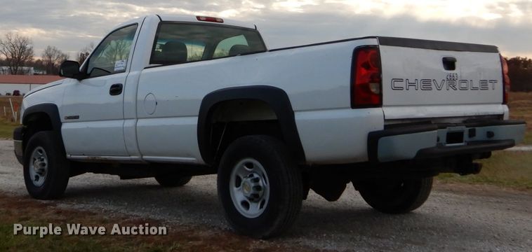 image for item DH5035 2005 Chevrolet Silverado 2500HD pickup truck
