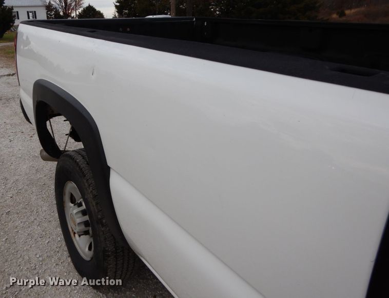 image for item DH5035 2005 Chevrolet Silverado 2500HD pickup truck