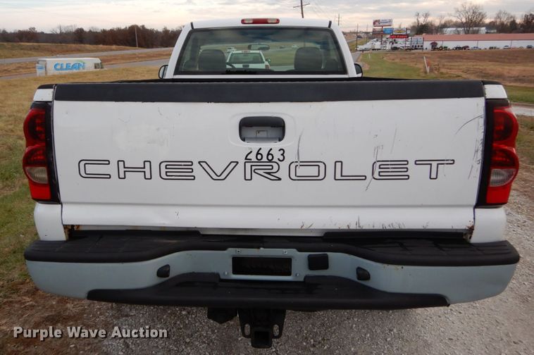 image for item DH5035 2005 Chevrolet Silverado 2500HD pickup truck