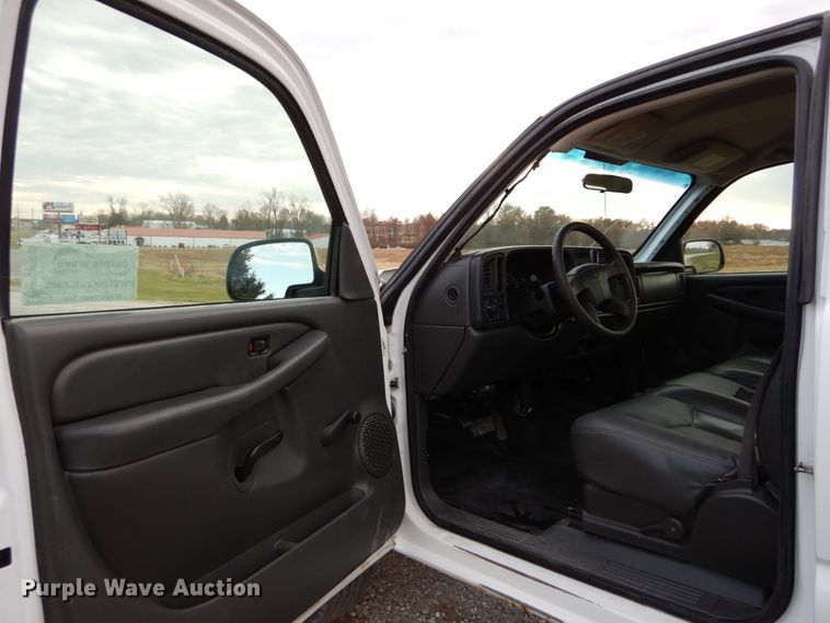 image for item DH5035 2005 Chevrolet Silverado 2500HD pickup truck